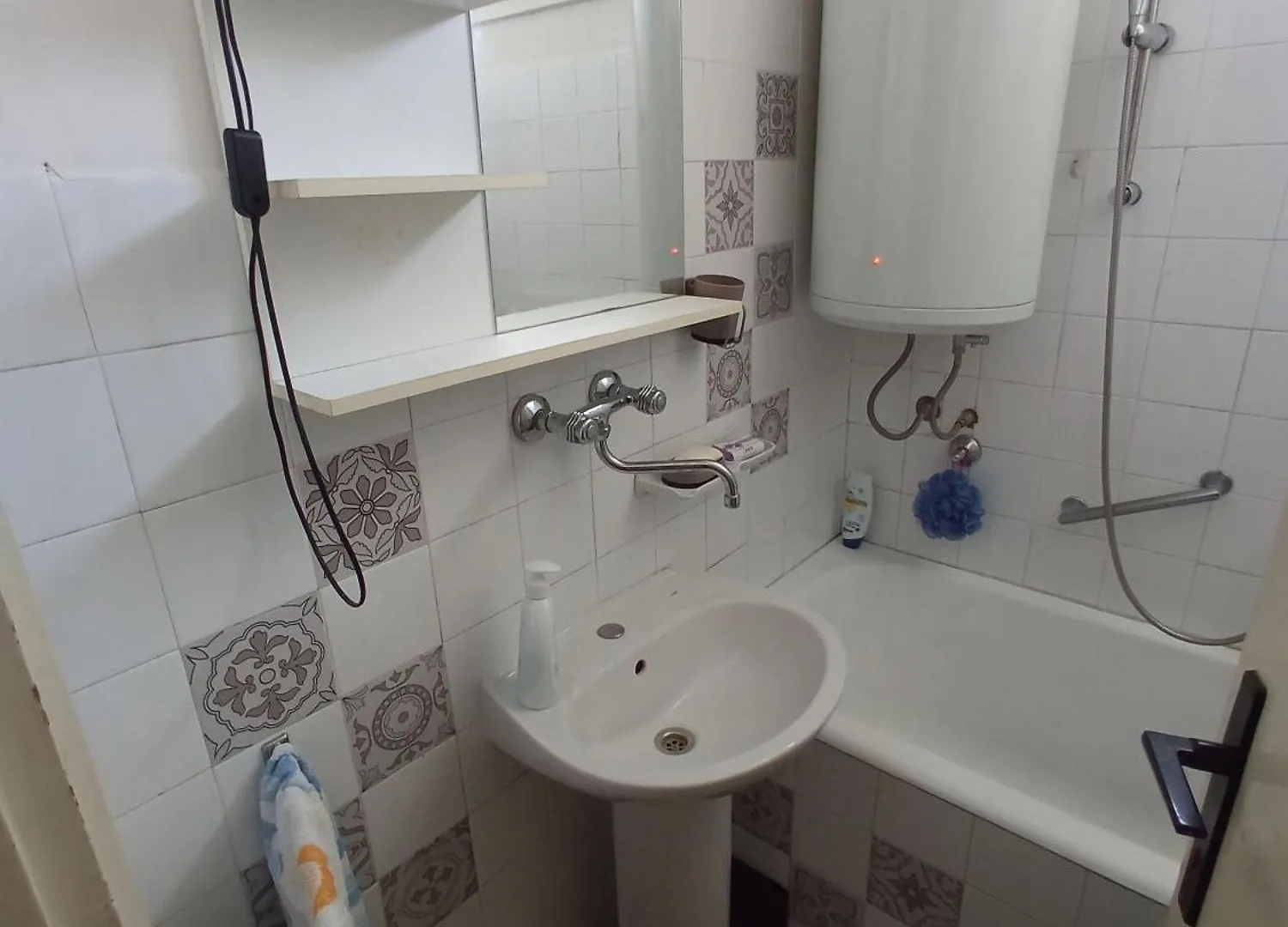 Guest house Room In Apartment - Rooms In A Shared Condo By Zadar Oldtown
